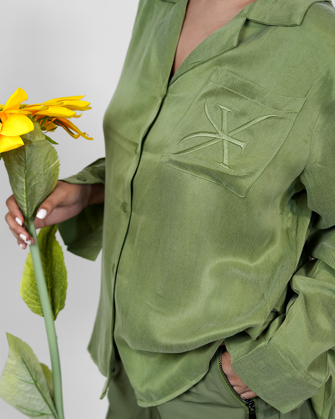 SERENE RELAXED SHIRT [WOMEN]-MOSS GREEN