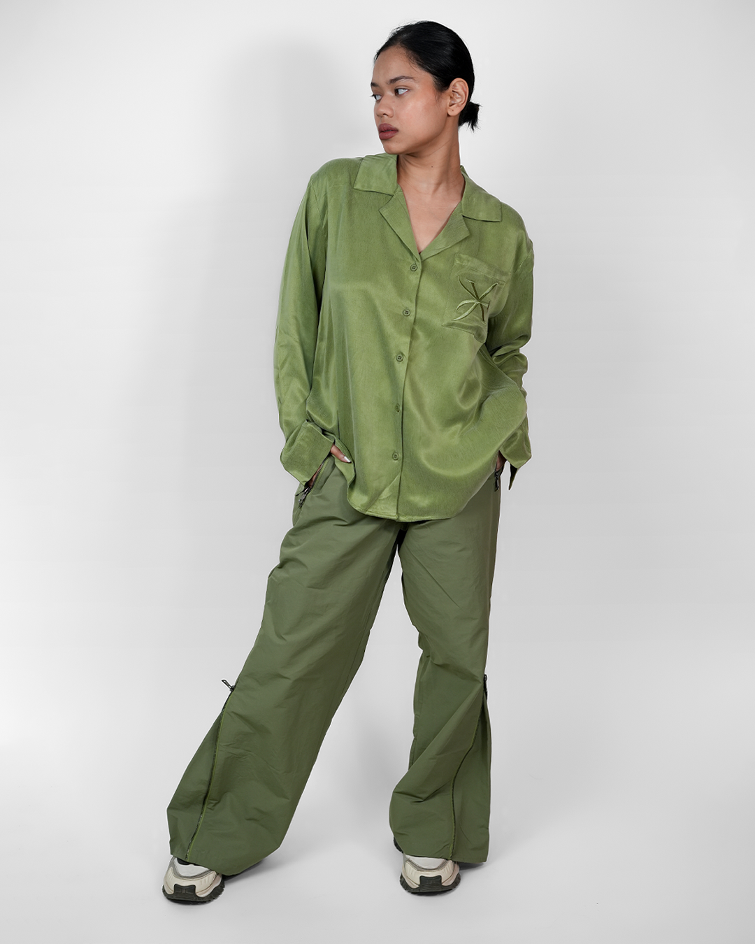 SERENE RELAXED SHIRT [WOMEN]-MOSS GREEN