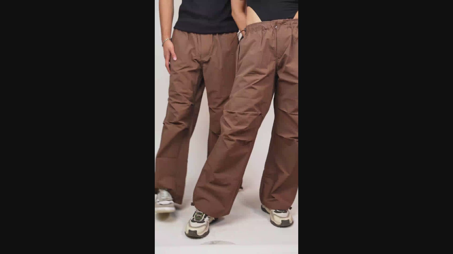 PIVOT PARACHUTE PANTS X CARGOS [UNISEX] – COFFEE