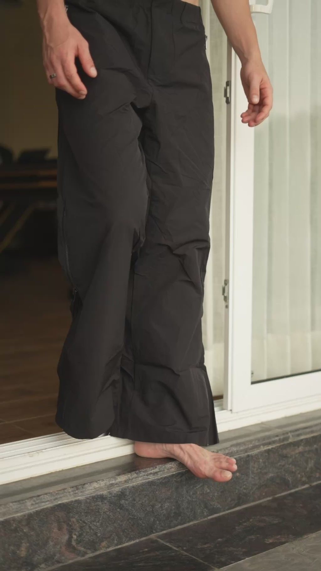 ZIPLINE WING PARACHUTE PANTS X CARGOS [UNISEX]- JET BLACK